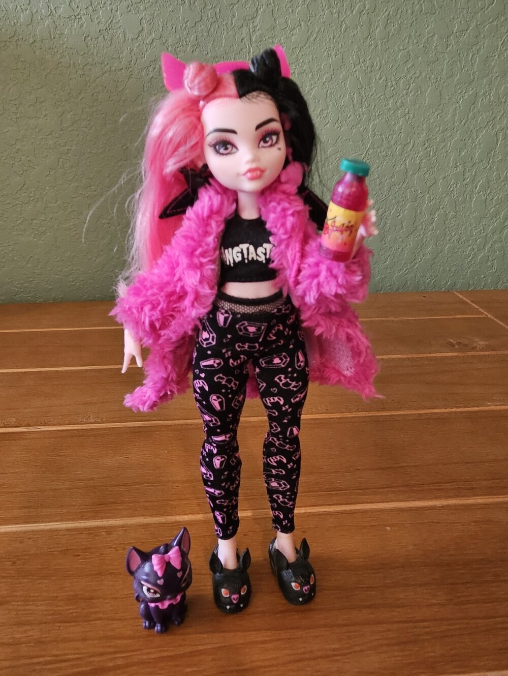 Monster High Creepover Party Draculaura Doll  HHK5